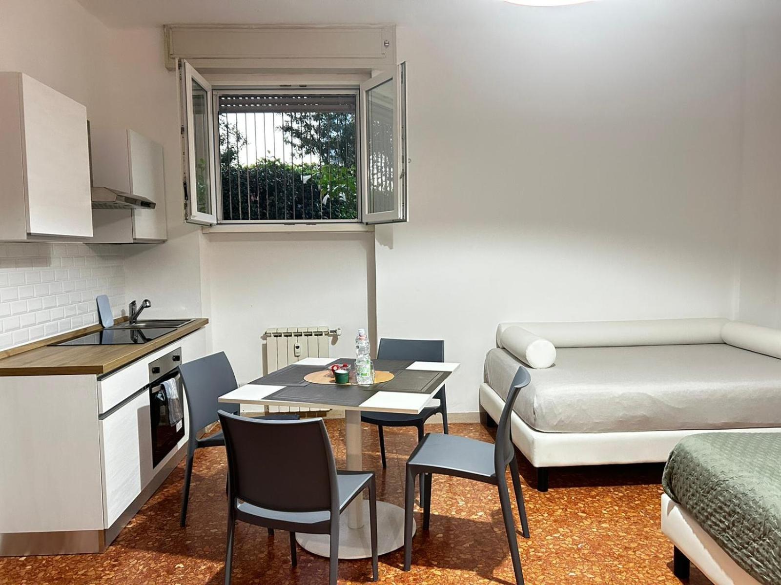 Bam Bam Tiburtina Guesthouse Рим Номер фото