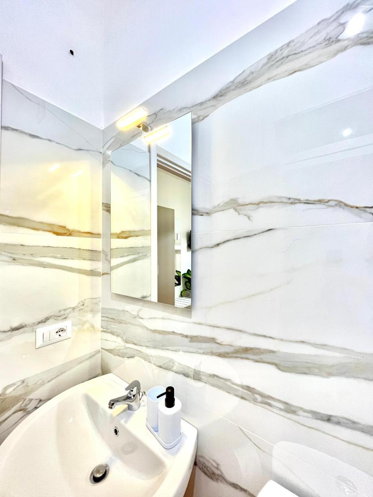 Bam Bam Tiburtina Guesthouse Рим Экстерьер фото