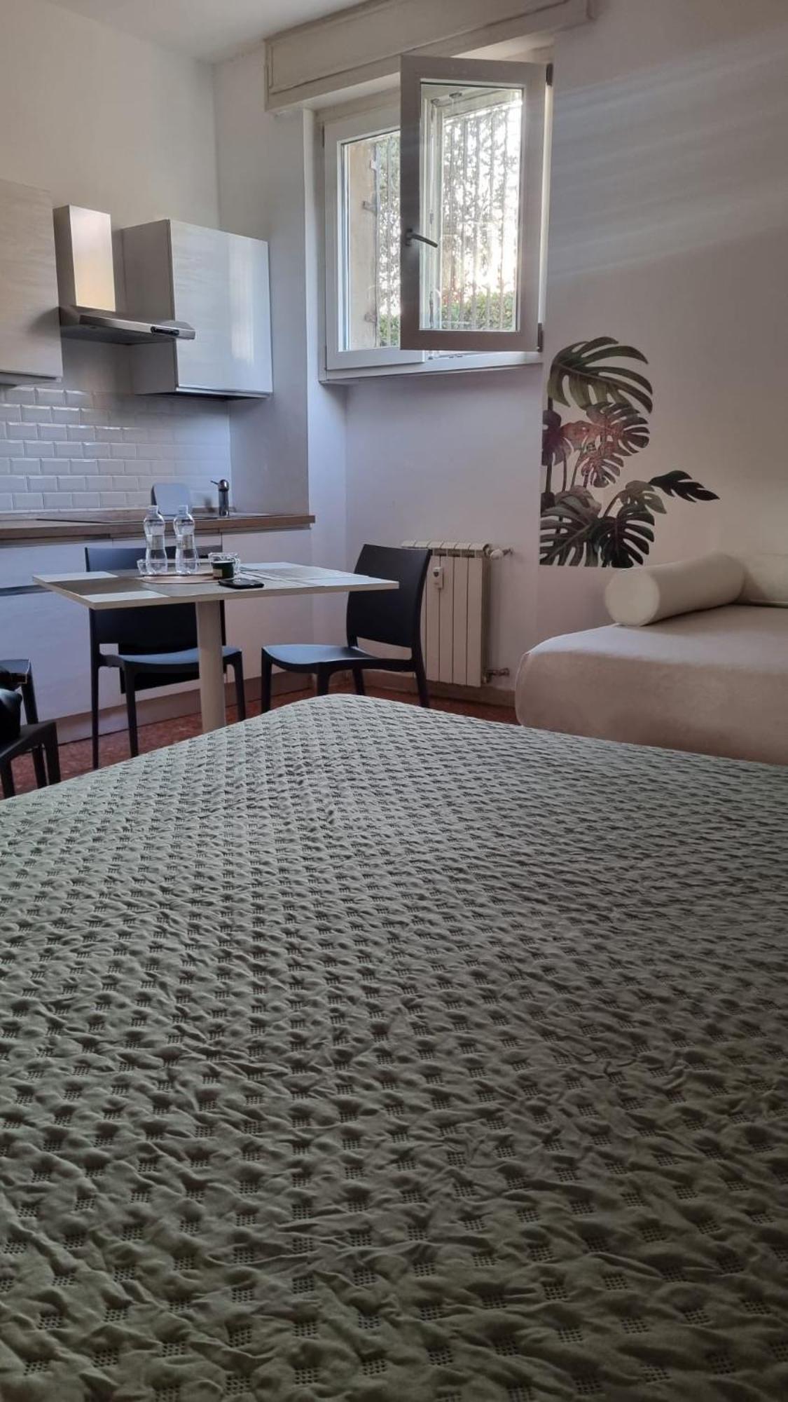 Bam Bam Tiburtina Guesthouse Рим Экстерьер фото