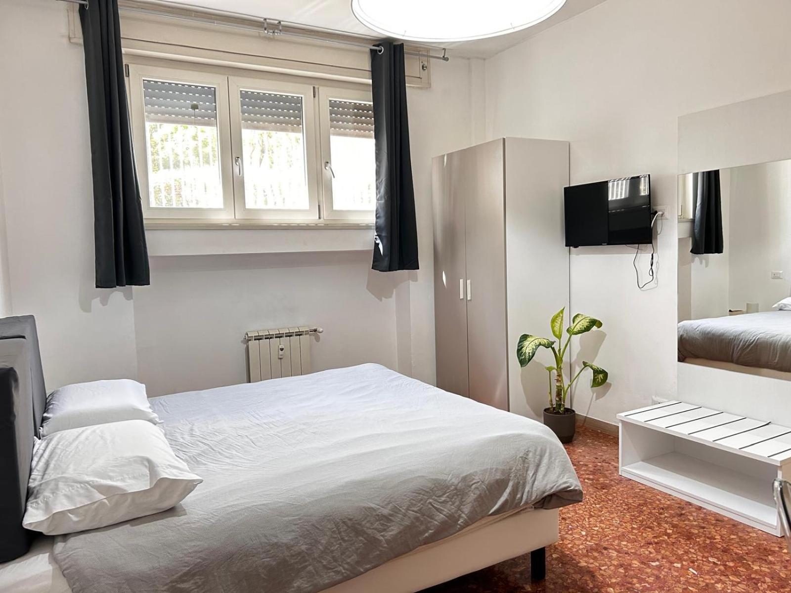 Bam Bam Tiburtina Guesthouse Рим Экстерьер фото
